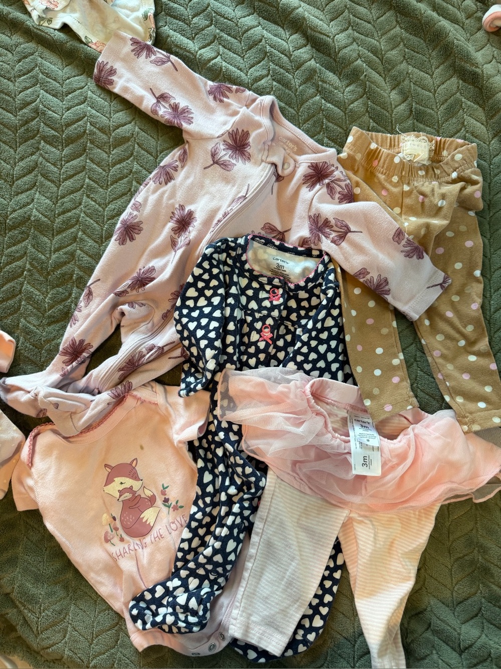 0-3 months-9mo Baby Girls Mixed Outfit/sleepers 20+ pieces